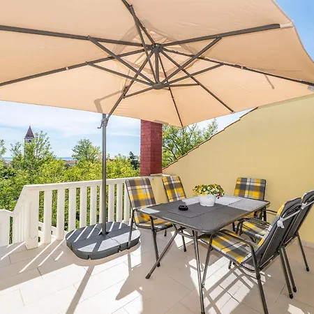 Apartament Dani *